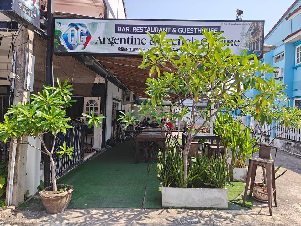 QG restaurant and guesthouse Bed and Breakfast in Hua Hin District