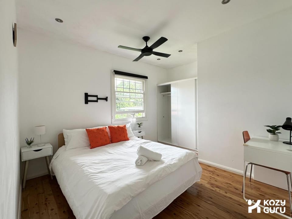 KozyGuru | Wyong | Cottage Close to Everything House in Central Coast