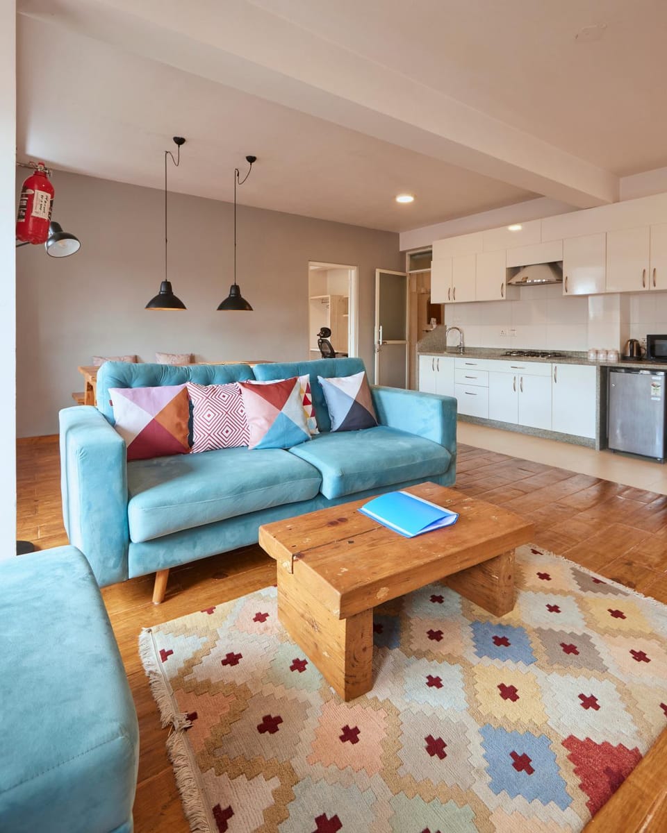 Kitchen or kitchenette, Living room, Seating area