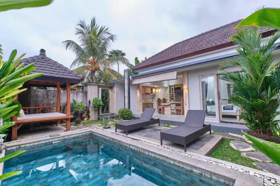 Property building, Swimming pool