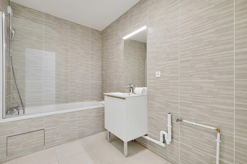 Shower, Bathroom, Bath
