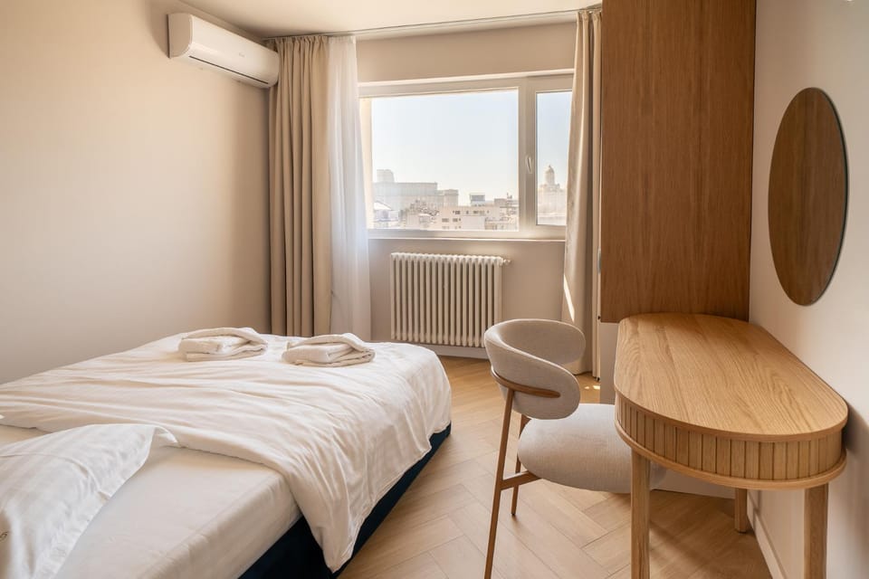 Bed, Bedroom, internet, air conditioner