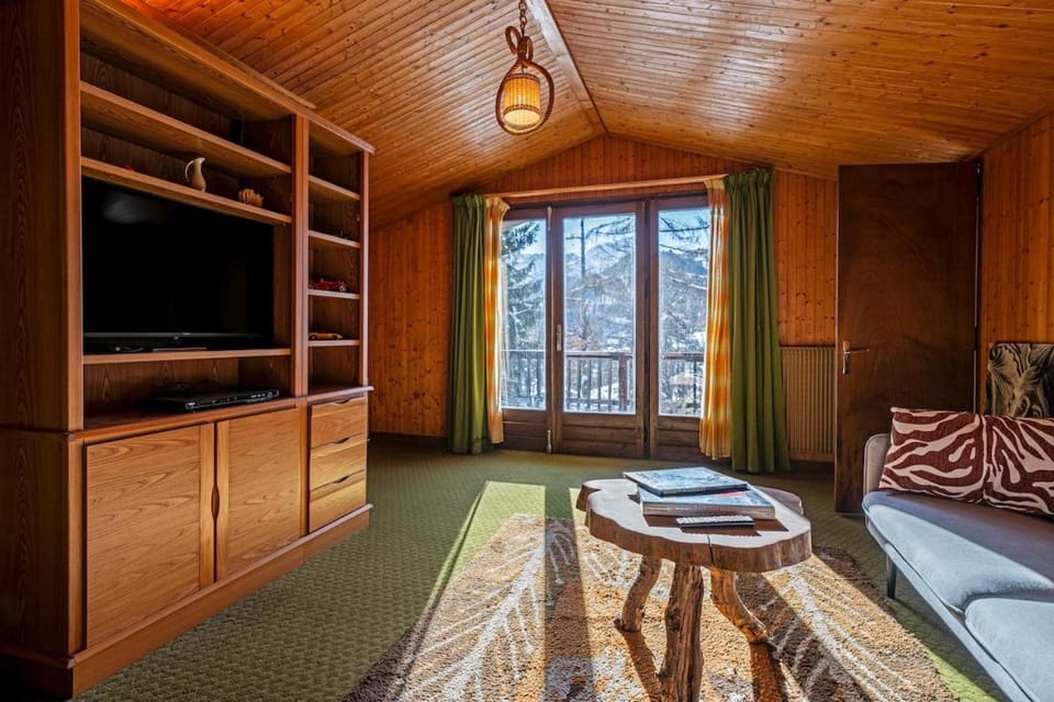 Chalet Hautes Pierres 11 lits idéal grand groupe Chalet in Les Contamines-Montjoie