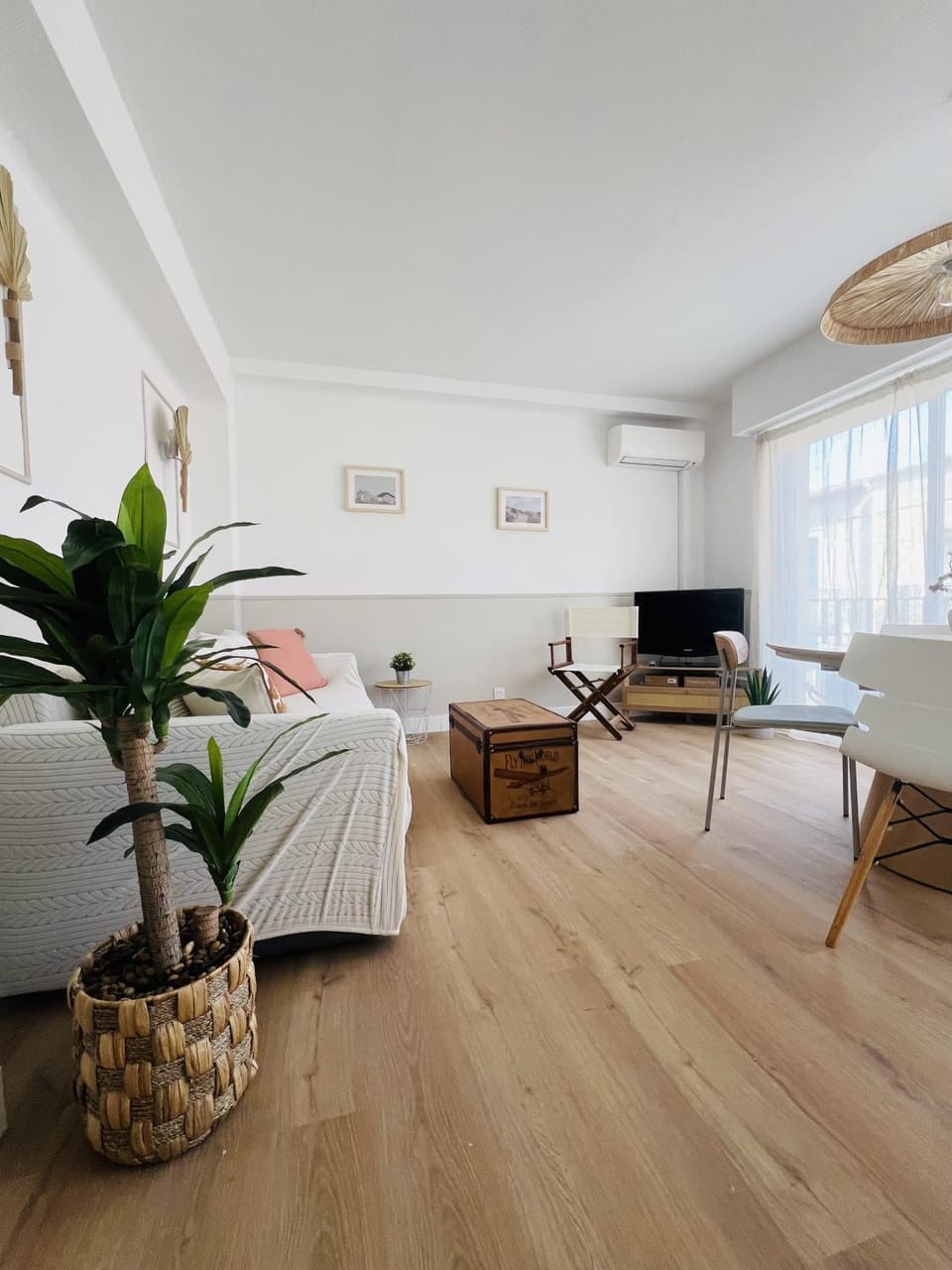 TV and multimedia, Balcony/Terrace, internet, air conditioner