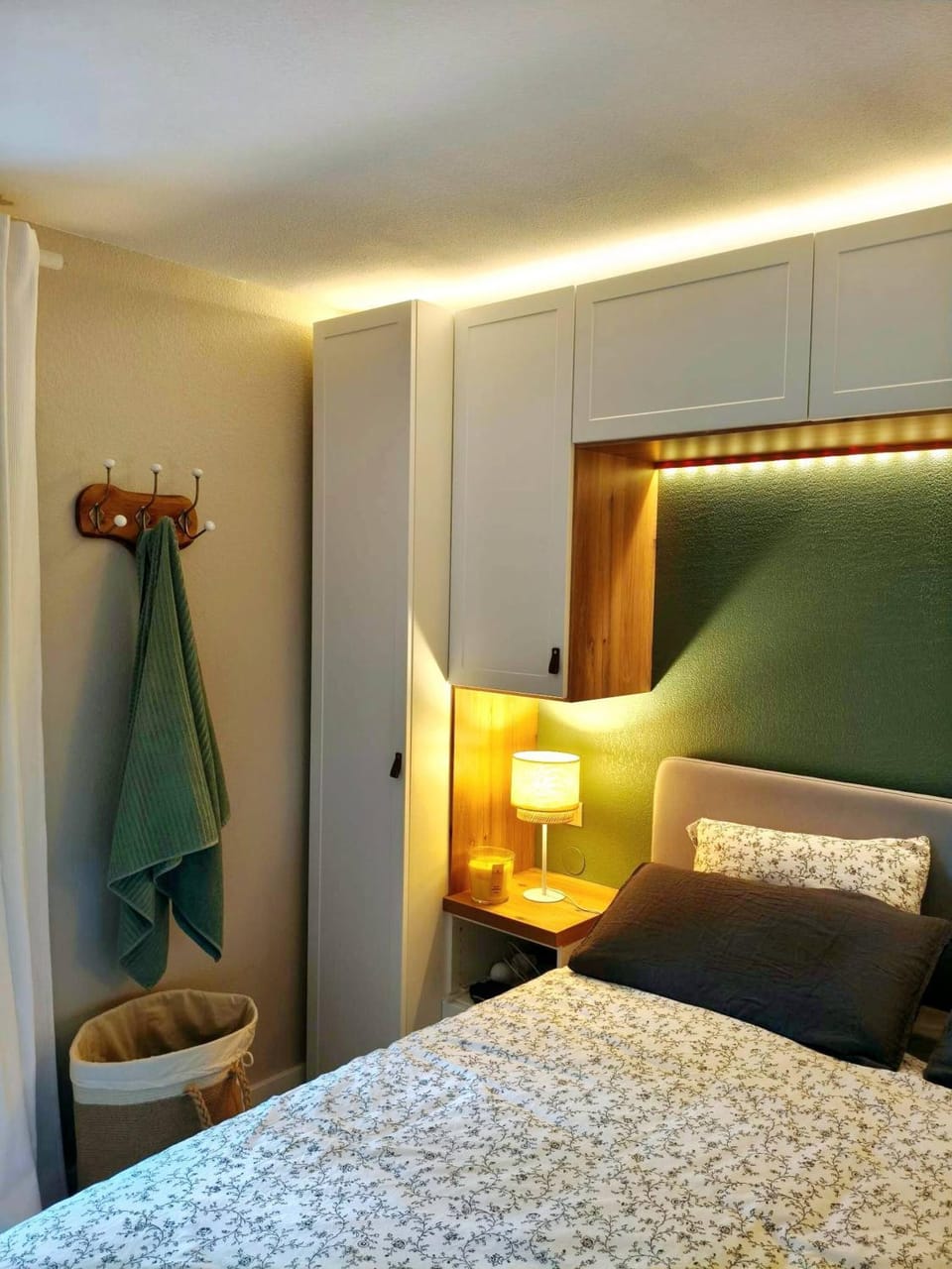 Bed, Bedroom