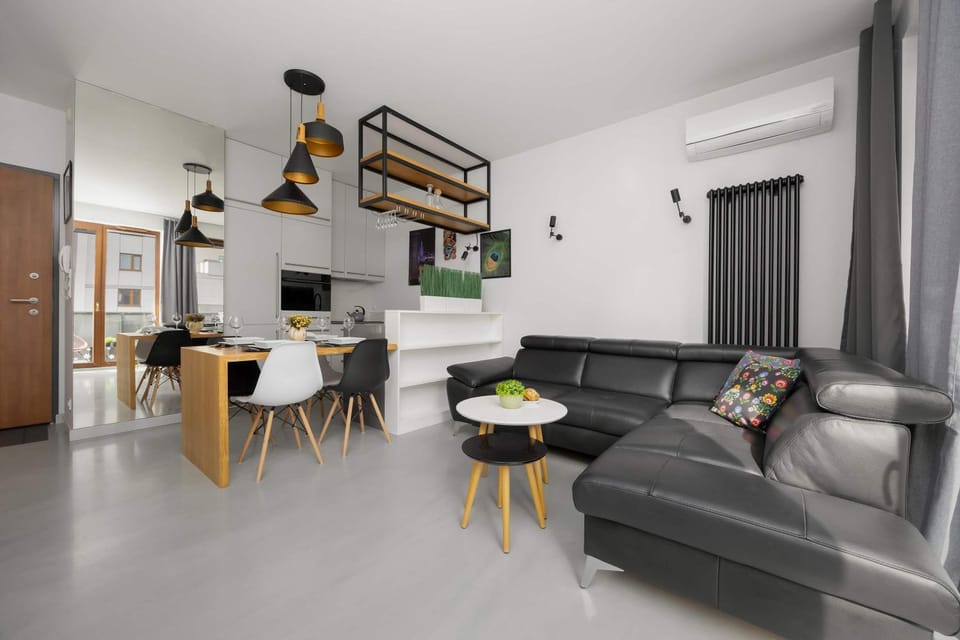 TV and multimedia, Kitchen or kitchenette, Living room, Seating area, Dining area, air conditioner