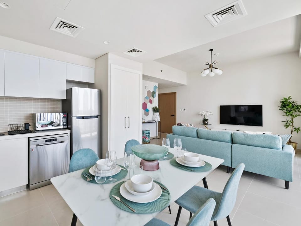 Majestic Elegance 2BR In Harbor Gate - Creek Apartment in Dubai