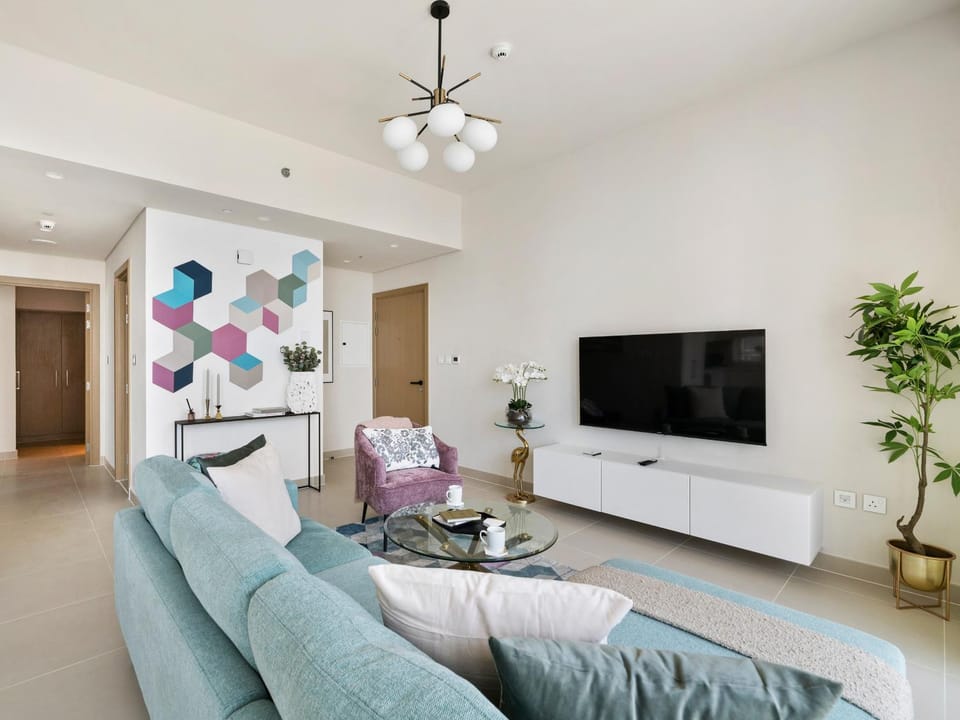 Majestic Elegance 2BR In Harbor Gate - Creek Apartment in Dubai