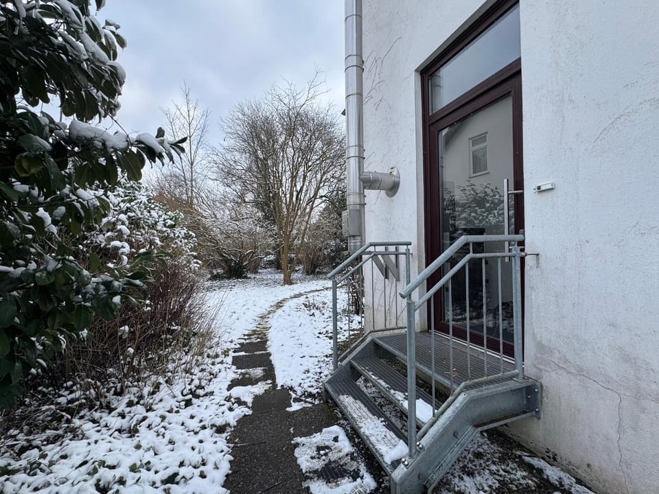 Property building, Day, Winter