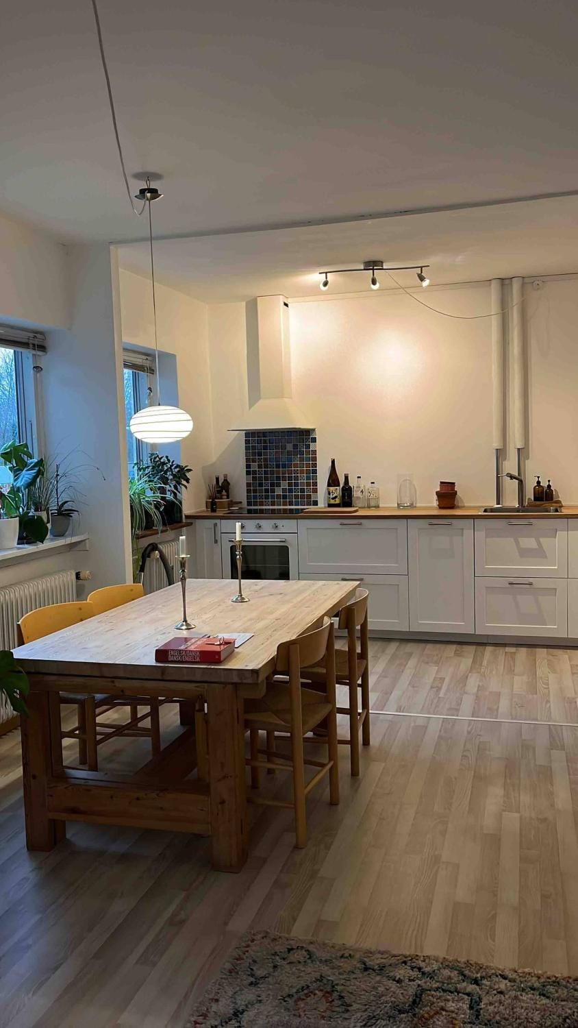 Dining area, kitchen