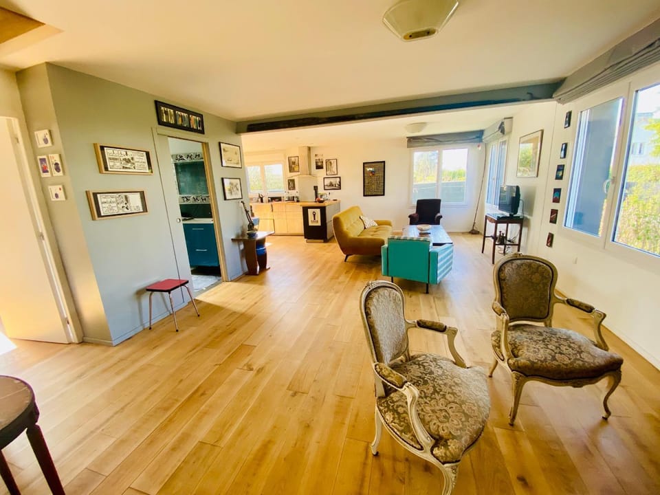 Living room, Seating area