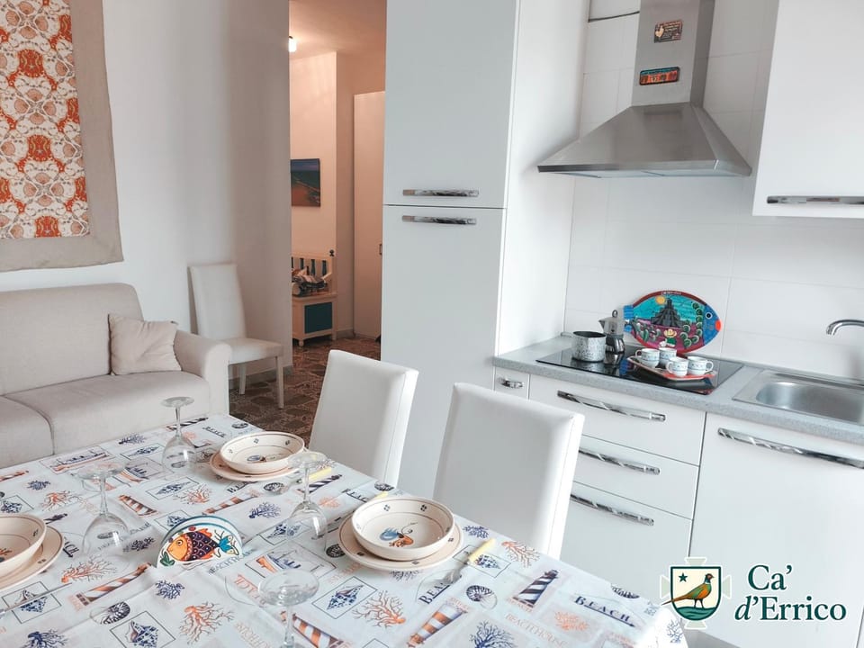 Kitchen or kitchenette, Dining area, internet, stove, kitchen, air conditioner