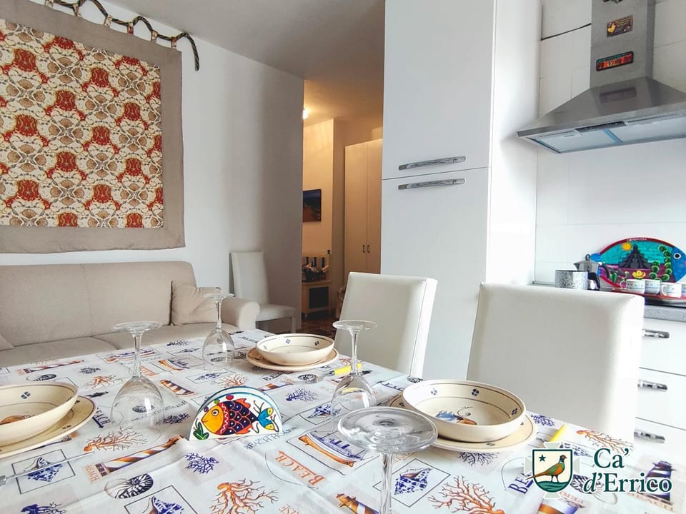 Kitchen or kitchenette, Dining area, internet, stove, kitchen, air conditioner