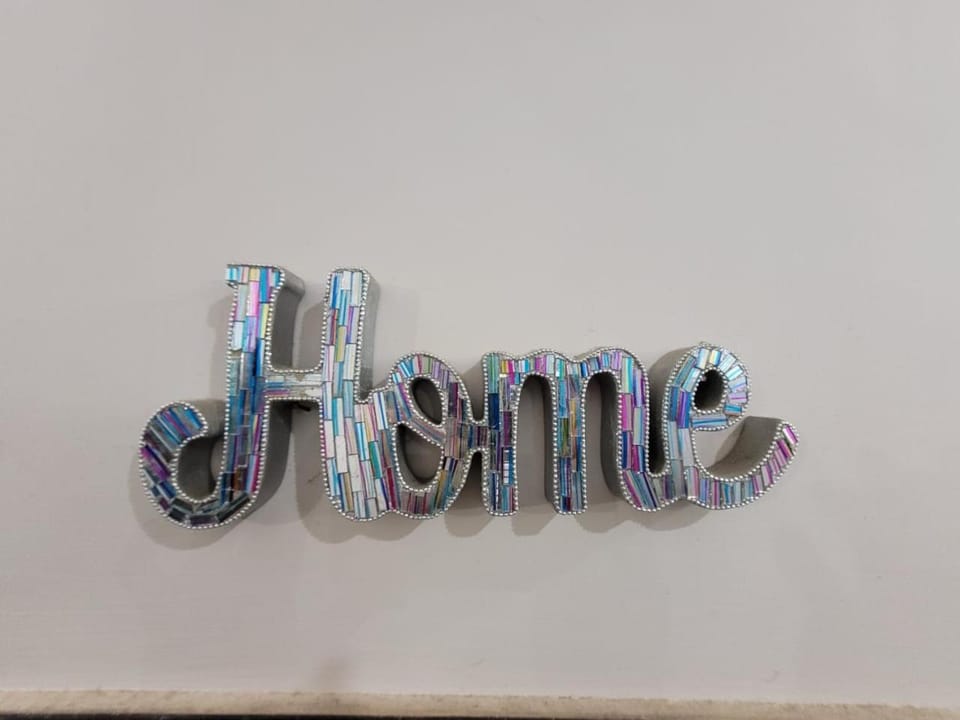 SPACIOUS HOUSE NEAR MEDANTA SEC 38 Hairsh Home Stay Apartment in Gurugram