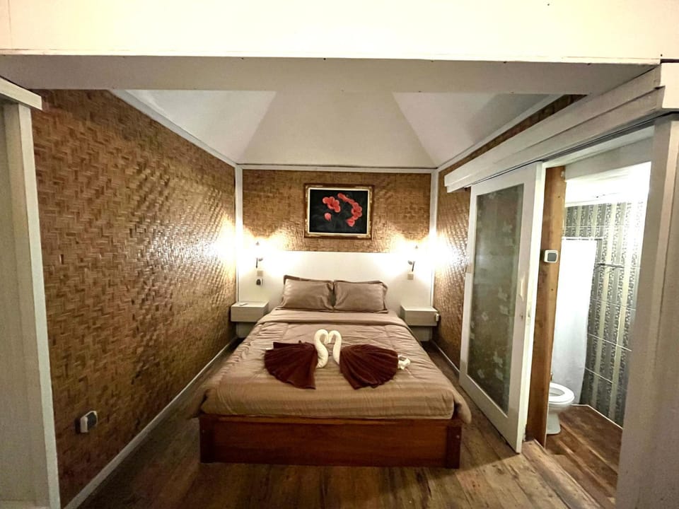 White Wave Bungalow Vacation rental in Pemenang