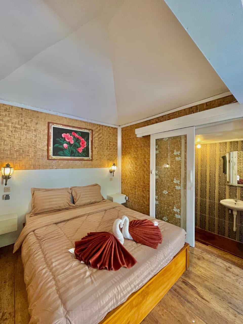 White Wave Bungalow Vacation rental in Pemenang