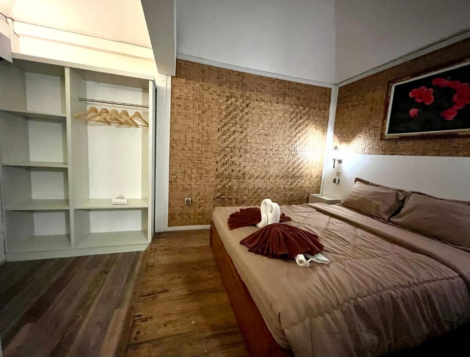 White Wave Bungalow Vacation rental in Pemenang