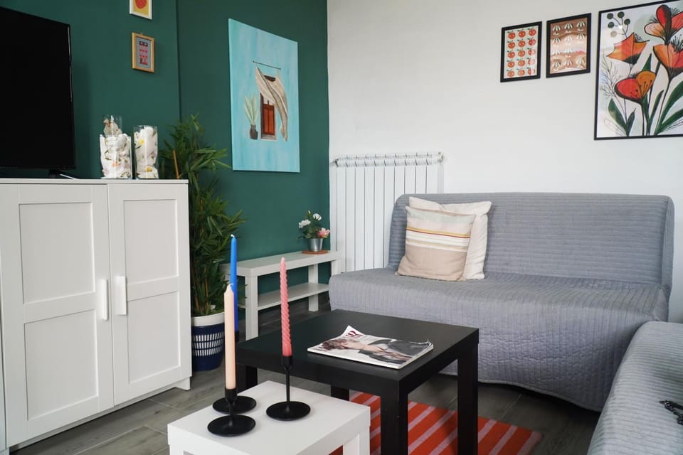 Communal lounge/ TV room