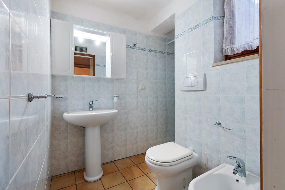 Bathroom, Living room