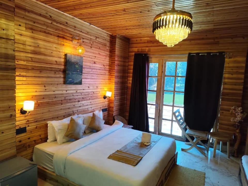 Pradhan Hotel Mirik Lake Side Hotel in West Bengal