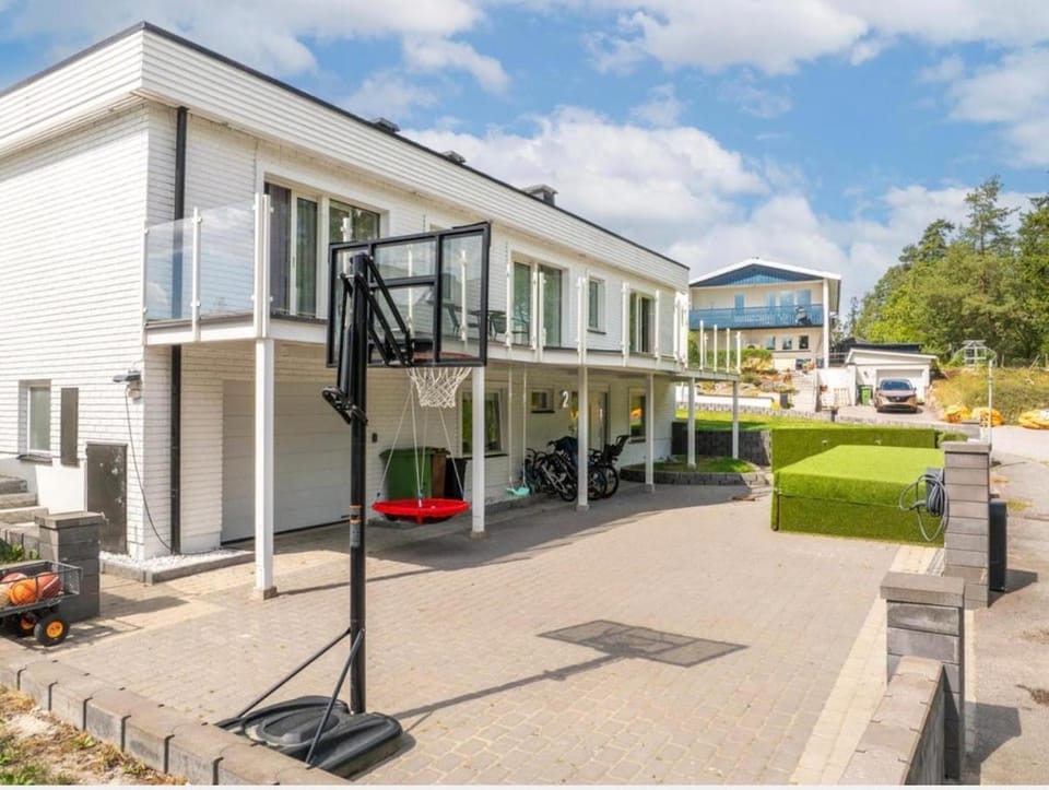 Property building, Garden