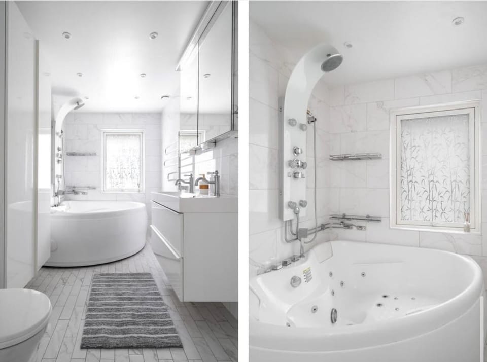 Property building, Bathroom, Bath