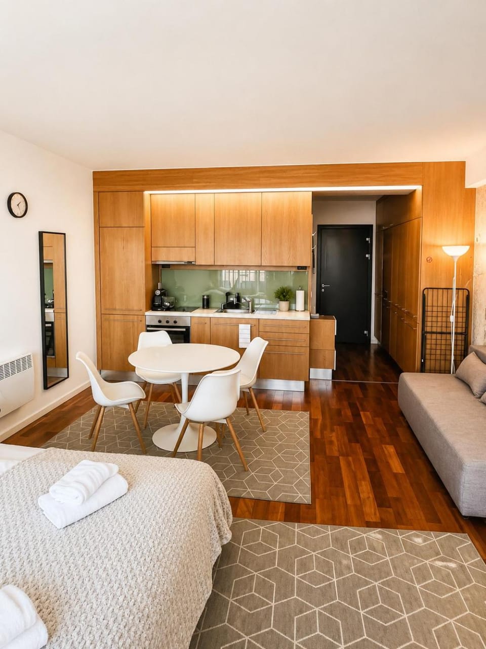 Dining area, kitchen