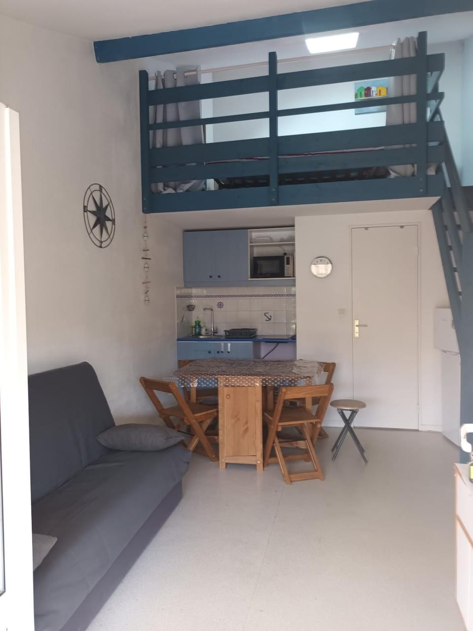 TV and multimedia, Kitchen or kitchenette, Living room, Dining area