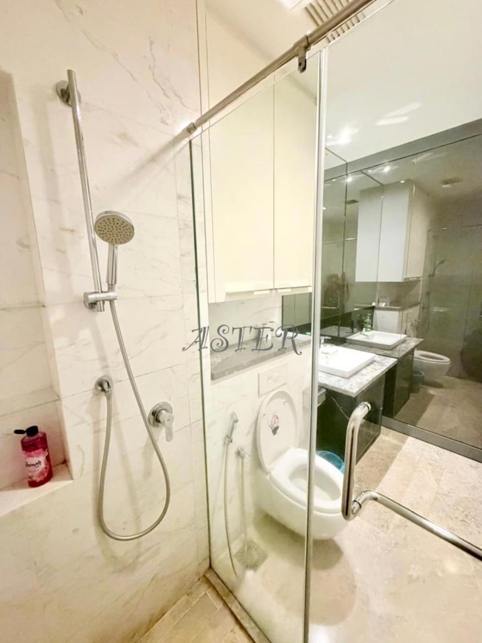 Shower, Toilet, Bathroom, Bath, towels