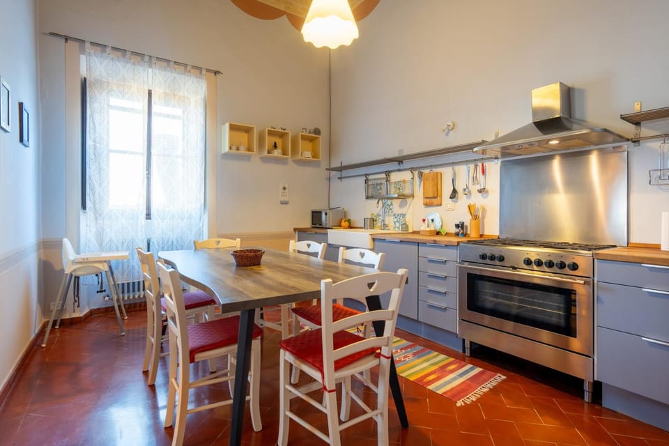 Property building, Kitchen or kitchenette, Living room