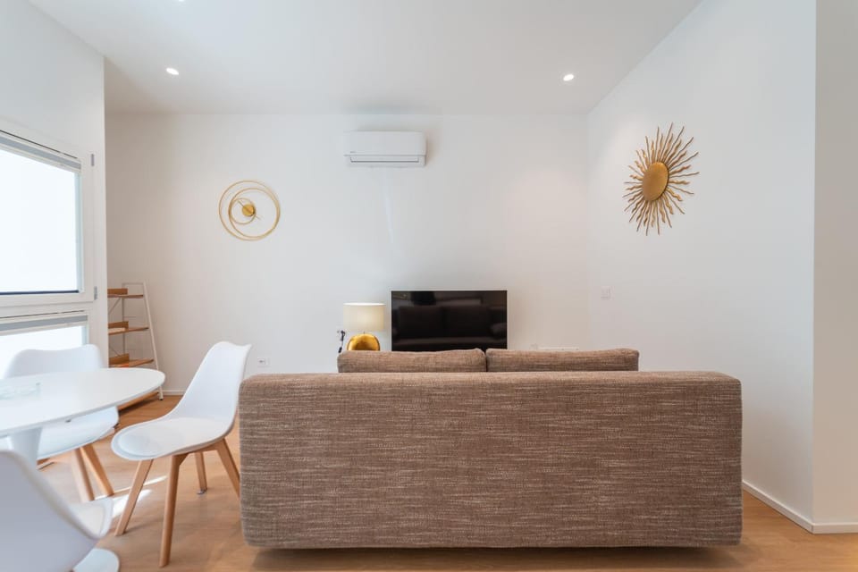 Communal lounge/ TV room, Living room
