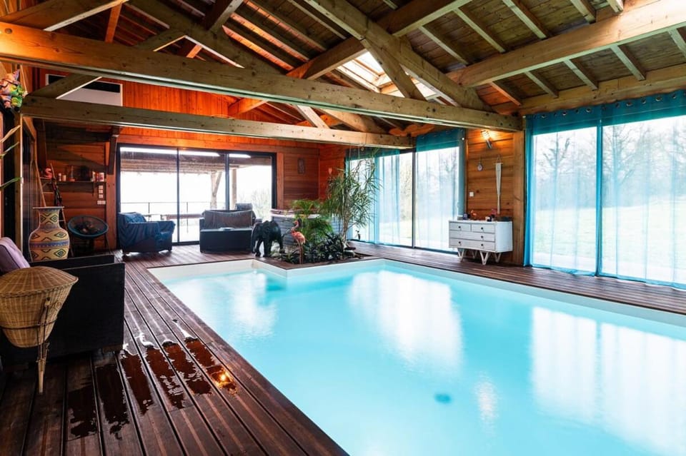 Nature lodge chalet piscine intérieur spa Villa in Auvergne-Rhône-Alpes