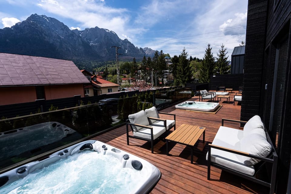 Day, Hot Tub