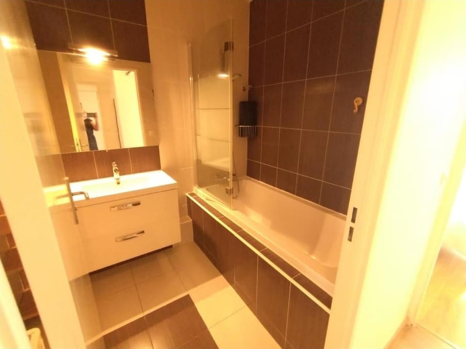 3 bedrooms, Garden View, La Défense, Parking Apartment in Puteaux