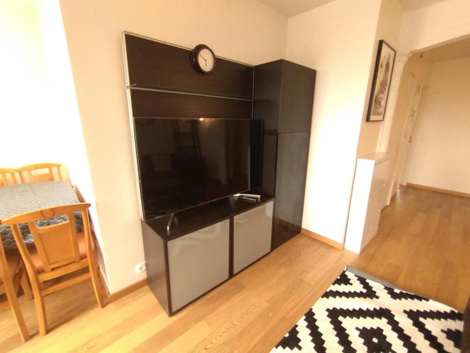 3 bedrooms, Garden View, La Défense, Parking Apartment in Puteaux
