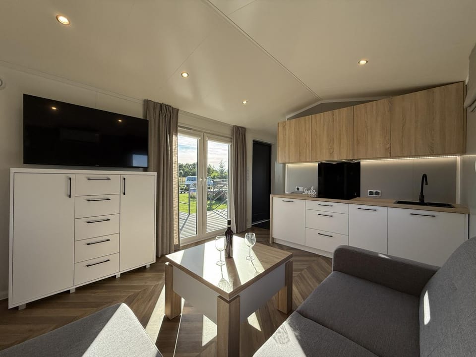 TV and multimedia, Kitchen or kitchenette, Living room