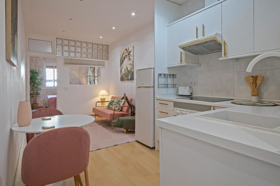 Dining area, kitchen