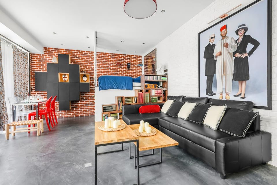 Living room, Seating area, Dining area