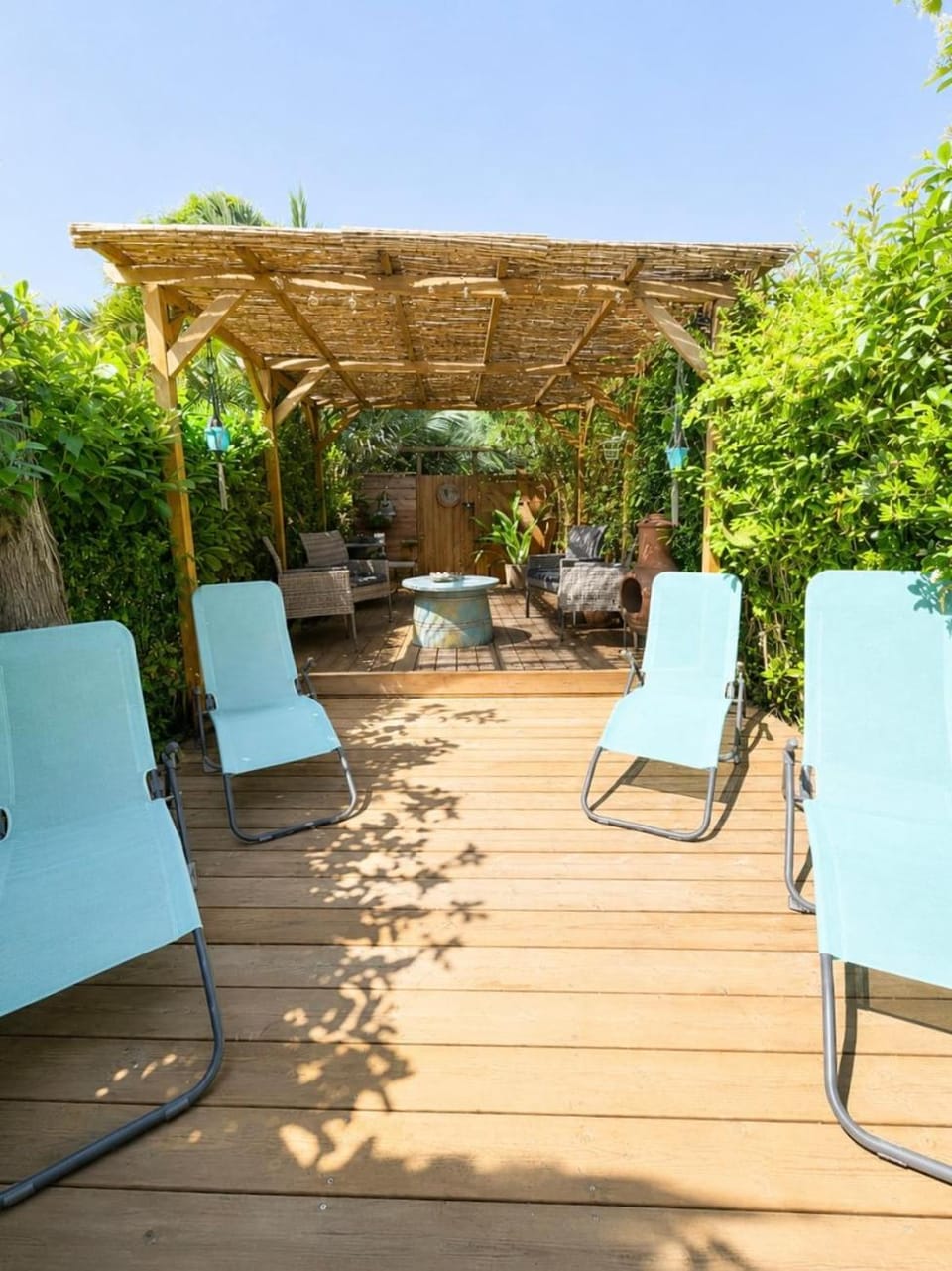 Patio, Day, Garden, Garden view, sunbed