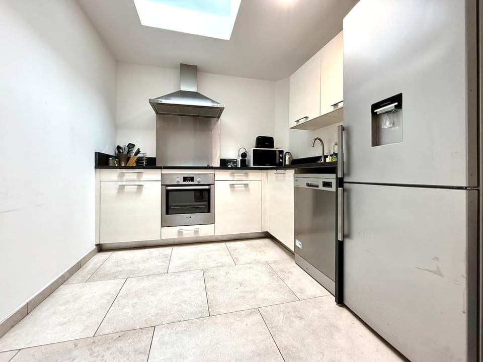 Kitchen or kitchenette, stove, stove, kitchen, kitchen