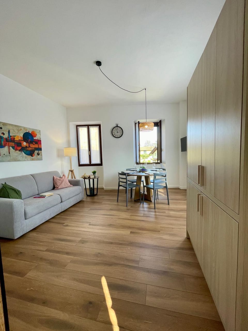 Day, Kitchen or kitchenette, Living room, Seating area, Dining area, Time of day