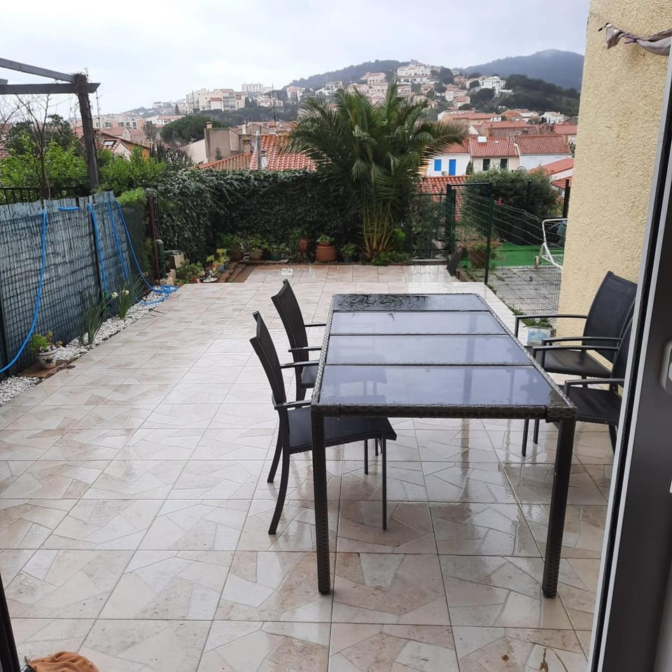 APPARTEMENT BANYULS SUR MER 4 PERSONNES 6 COUCHAGEs Apartment in Alt Empordà