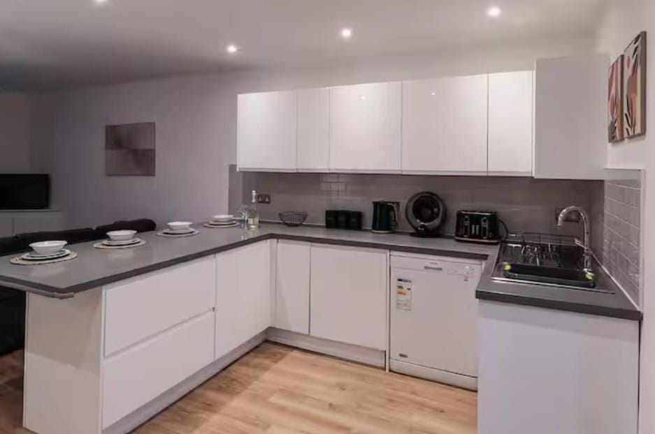 Prime Location City Centre 3BR House with Garden and Private Parking House in Cardiff