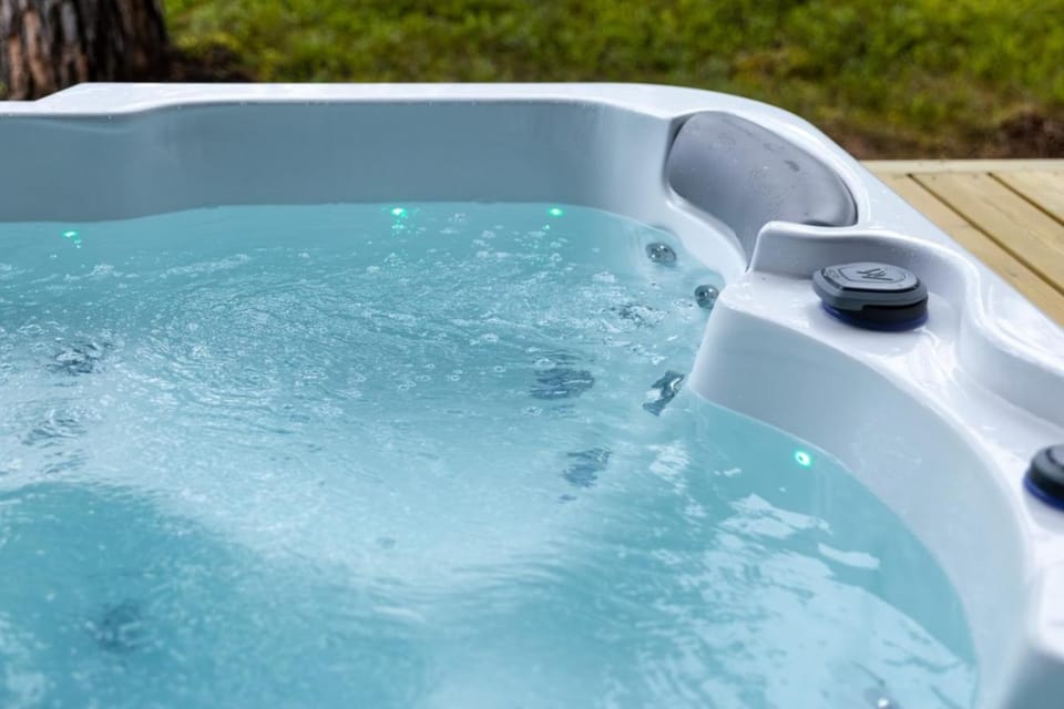 Hot Tub, Pool view