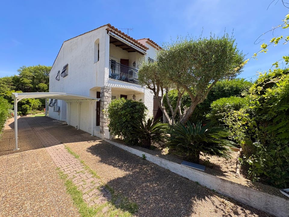 Property building, Day, Garden view