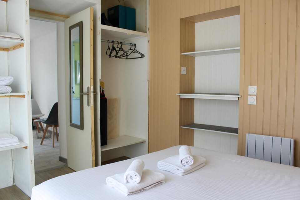 Bedroom, storage