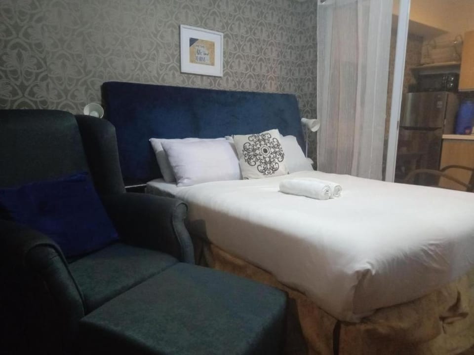 Azure Urban Resort a16 Wavepool near airport Apartment in Paranaque