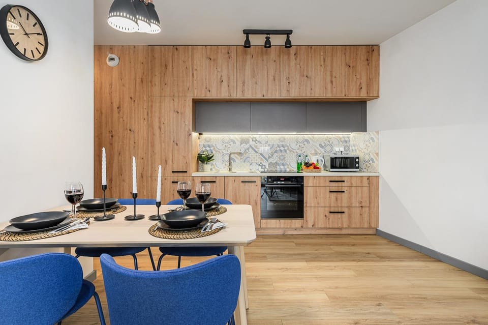 Dining area, kitchen