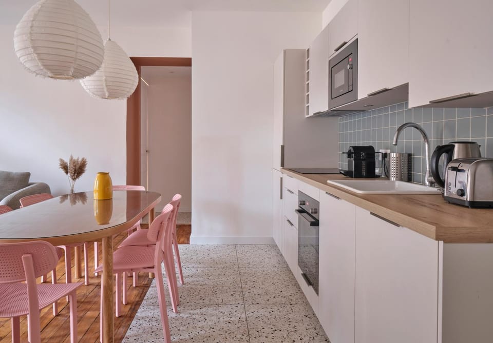 Dining area, kitchen