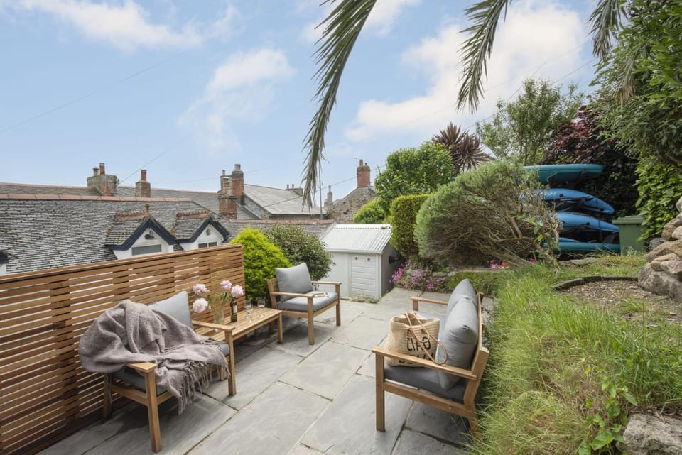 Patio, Garden, Seating area